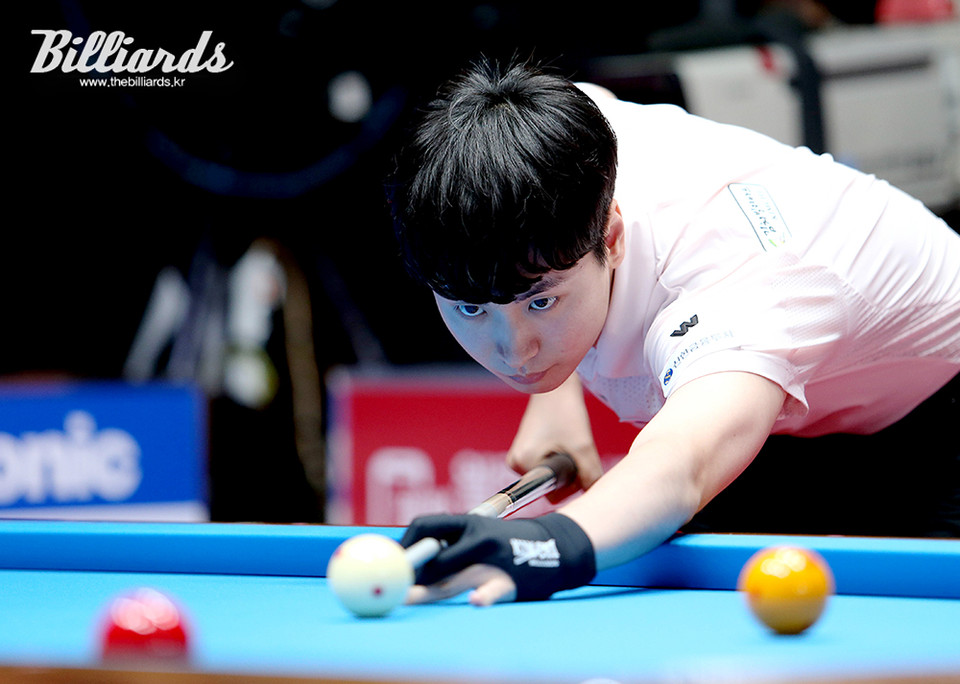 'PBA 2차전 우승자' 신정주가 27일 열린 웰컴저축은행 웰뱅 PBA 챔피언십(3차전) 32강전에서 황득희를 3-2로 꺾고 프로당구 2연승 시동을 걸었다.  사진=김용근/PBA 프로당구협회