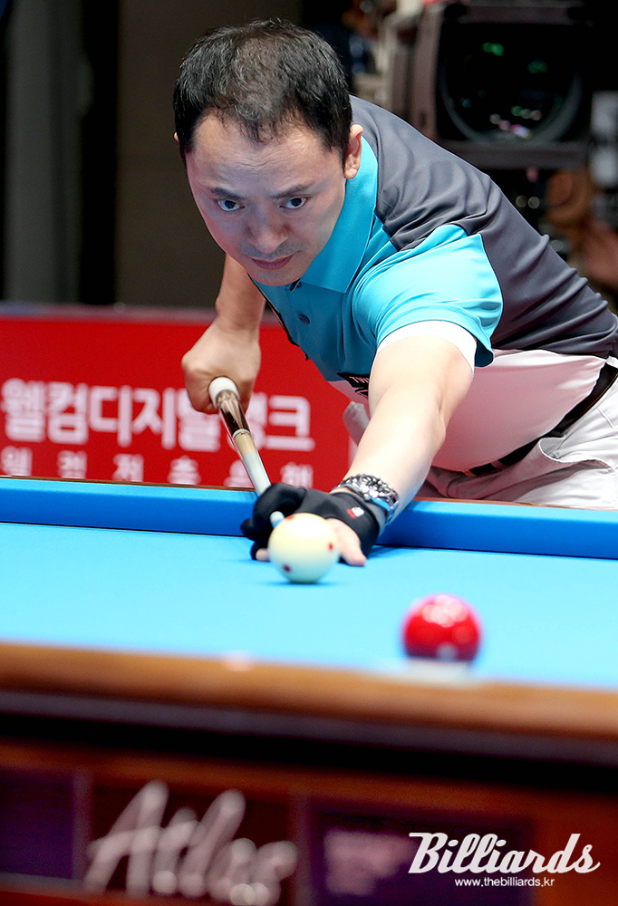 국내 선수 중 유일하게 아시안게임과 실내무도아시아경기대회에서 금메달을 딴 황득희는 신정주에게 아쉽게 패해 16강에 올라가지 못했다.   사진=김용근/PBA 프로당구협회