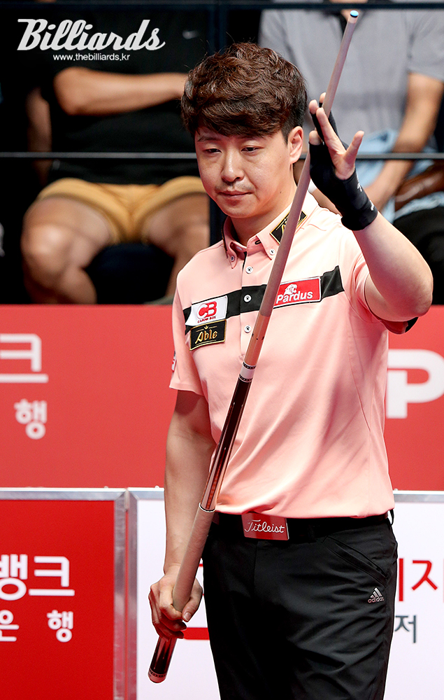 동호인 출신 선수 최초 4강 진출을 달성한 김남수.  사진=김용근/PBA 프로당구협회
