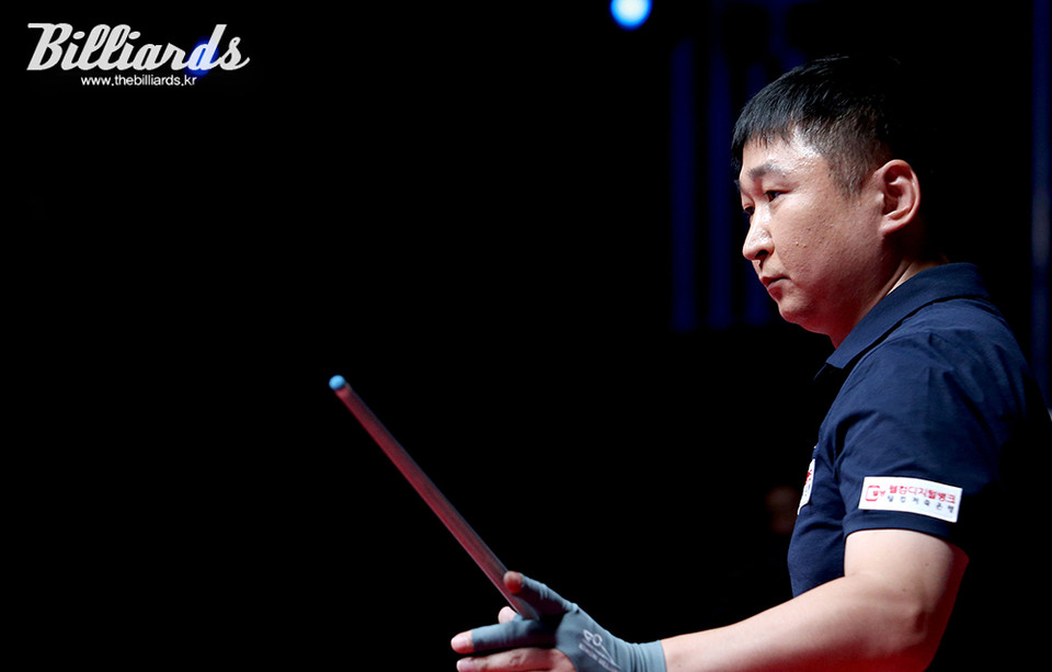 0-2로 어려운 상황에 놓였던 박준영은 뚝심있게 따라붙어 2-2를 만들며 승부를 원점으로 돌렸다.  사진=김용근/PBA 프로당구협회