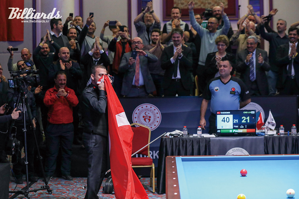 지난 2012년 최성원에게 결승에서 패했던 터키의 타이푼 타스데미르는 2019년에 다시 안탈리아 대회 결승에 올라 조재호를 꺾고 감격스러운 조국에서의 첫 우승을 기록했다.  사진=코줌인터내셔널