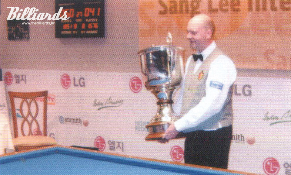 2008 상리 인터내셔널 오픈 우승자 롤랜드 포텀(벨기에).  빌리어즈 자료사진