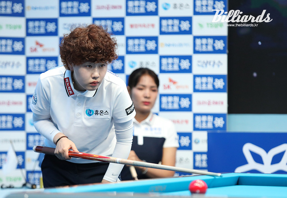 스롱 피아비에게 준결승전에서 0-2 완패를 당한 김세연.  사진=이용휘 기자