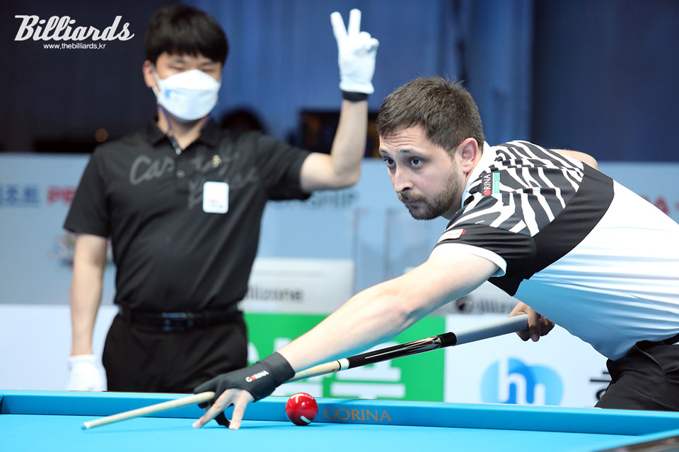 레펜스를 3-2로 꺾고 준결승에 진출한 마르티네스.  사진=이용휘 기자