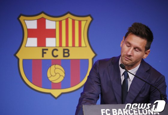 FC바르셀로나와의 결별을 공식화하는 기자회견을 하는 메시.  사진=뉴스1 제공