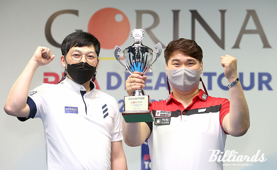 지난 시즌 드림투어 마지막 대회에서 준우승을 차지한 이상철(왼쪽)과 우승자 박정근(오른쪽).  사진=프로당구협회 제공