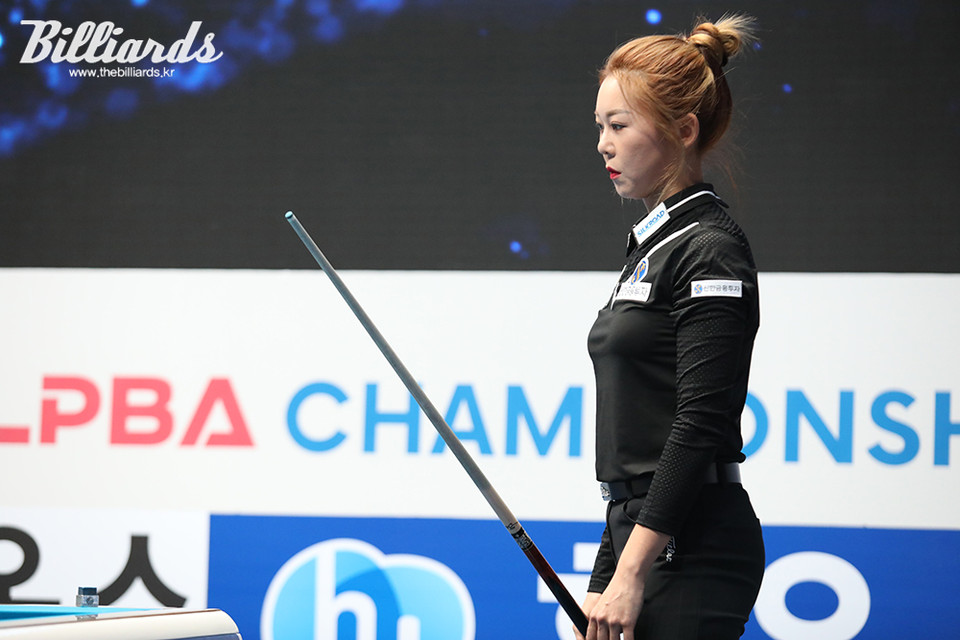 무사히 16강에 안착한 김가영.  사진=이용휘 기자