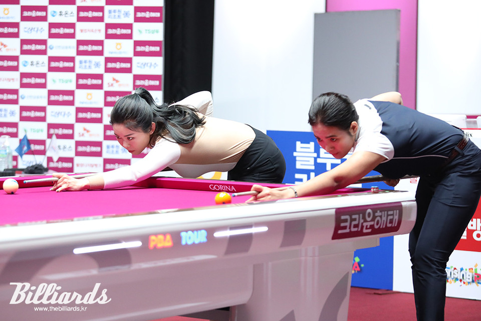 김가영(좌)과 스롱 피아비(우)의 뱅킹.  사진=이용휘 기자