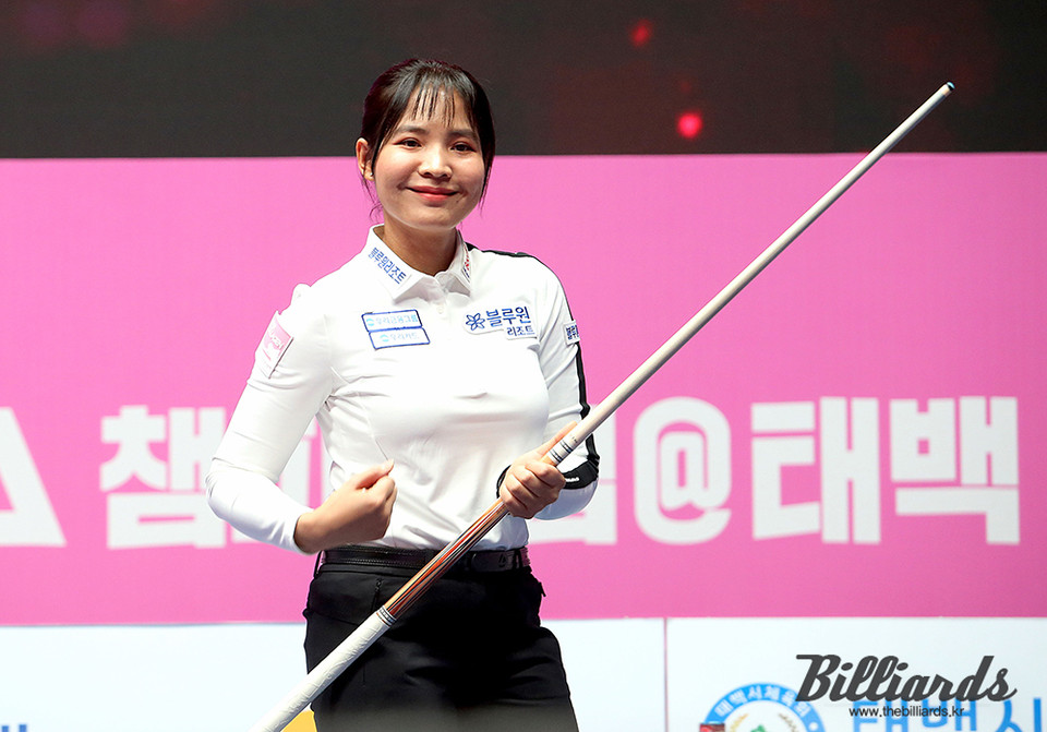 스롱 피아비는 이날 '기타 세리머니'를 선보이며 'TS샴푸 베스트퍼포먼스상'을 수상했다.  사진=프로당구협회 제공