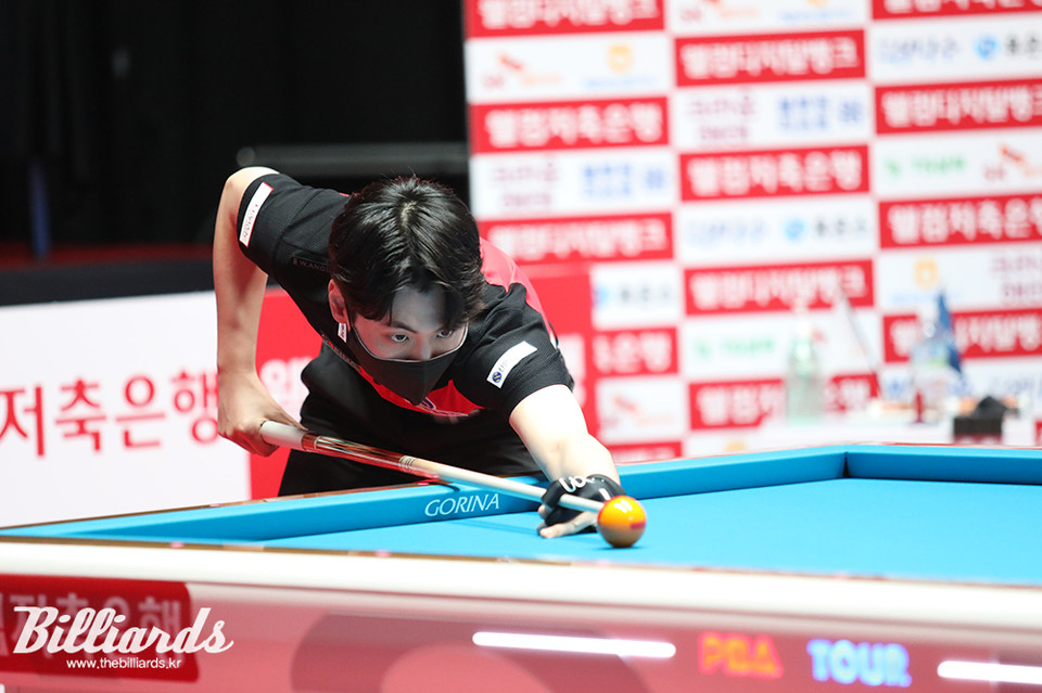 끝까지 김봉철을 압박했으나 승부치기에서 무릎을 꿇고 만 신정주.  사진=고양/김민영 기자