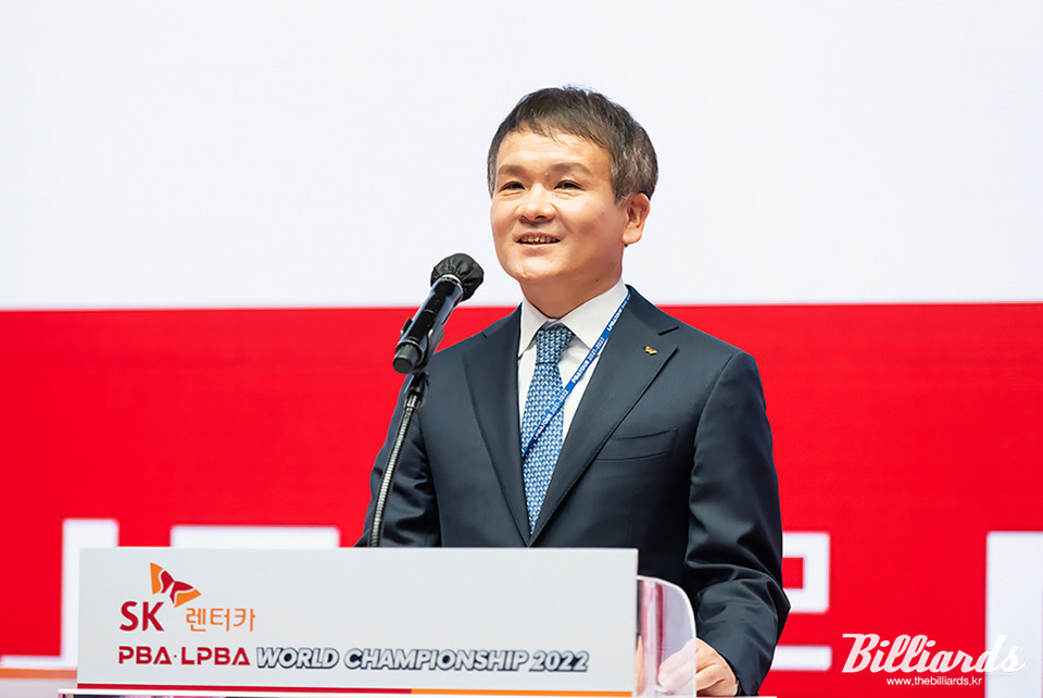 우승 상금 2억원이 걸린 프로당구 시즌 왕중왕전 'SK렌터카 PBA-LPBA 챔피언십' 개회식에서 환영사를 하는 SK렌터카 황일문 대표.