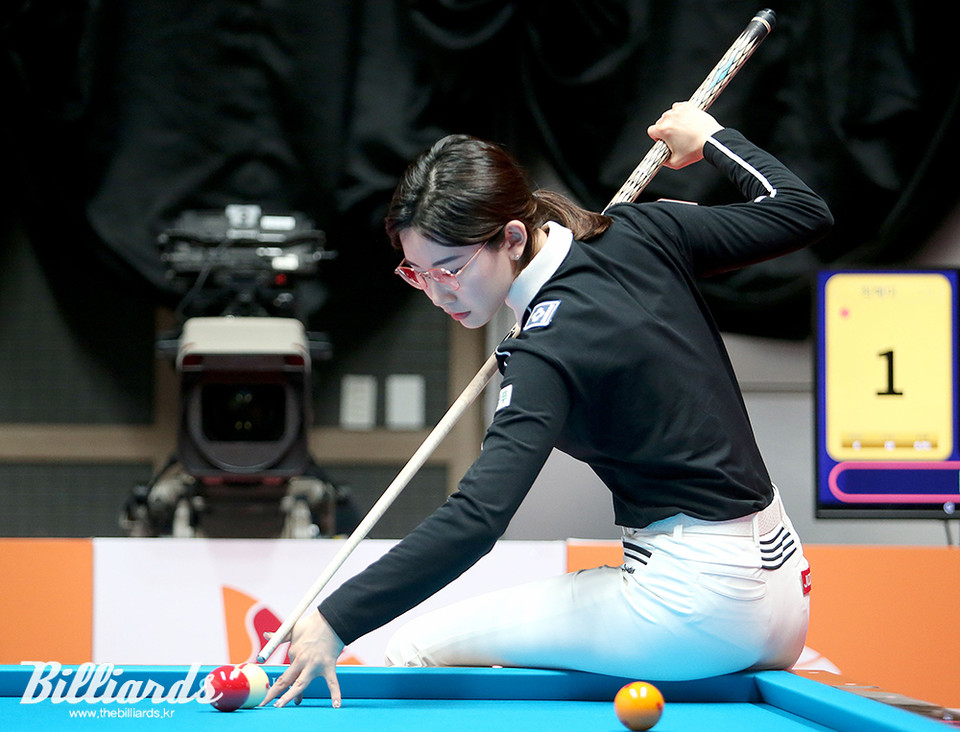 이지연에게 패하며 조 2위로 밀려나 세트 득실 경쟁에서 이긴 이미래는 본선 16강에 올랐다.  사진=프로당구협회 제공