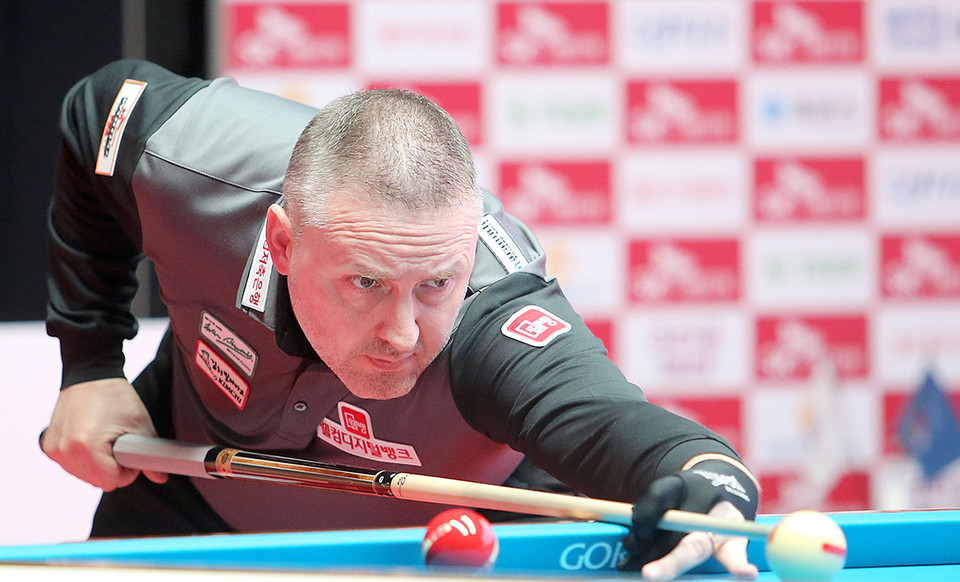 프로당구 시즌 최종전 'SK렌터카 PBA 월드챔피언십' 16강전에서 다크호스 김임권을 3-0으로 완파하고 8강에 오른 프레데릭 쿠드롱(웰컴저축은행).   사진=PBA 제공