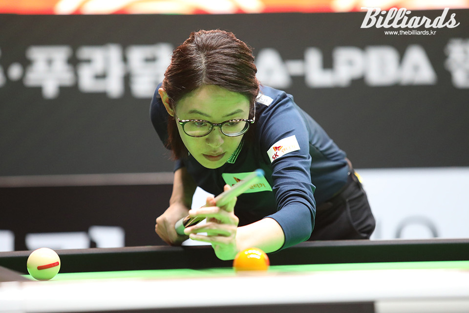 '3쿠션 전설' 히다 오리에(SK렌터카)가 'LPBA 최강' 스롱 피아비(블루원리조트)를 꺾고 프로 첫 4강 진출에 성공했다.  사진=고양/이용휘 기자