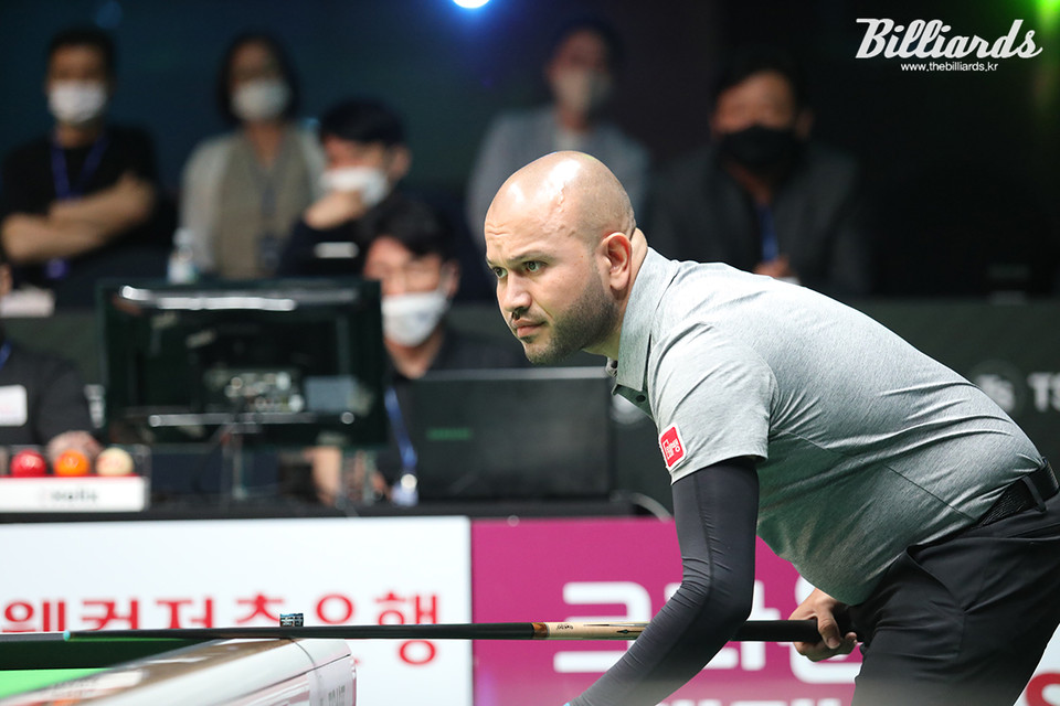 결승에서 샷을 준비하는 위마즈.  사진=이용휘 기자