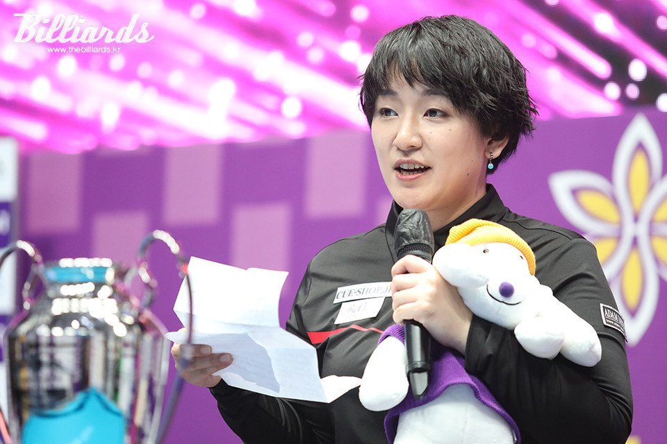 유창한 한국어로 감사의 말을 전하는 히가시우치 나츠미. 사진=정선/이용휘 기자