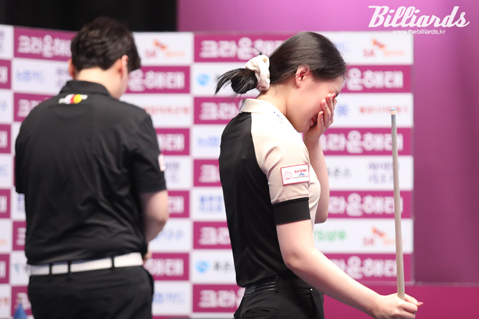 결승 진출이 확정된 후 끝내 눈물을 흘린 김보미.  사진=이용휘 기자