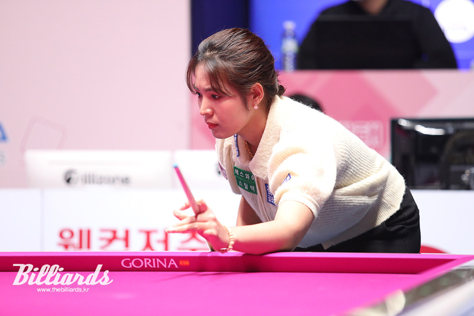 김보미의 끈질긴 추격을 따돌리고 우승을 차지한 스롱 피아비.  사진=고양/이용휘 기자