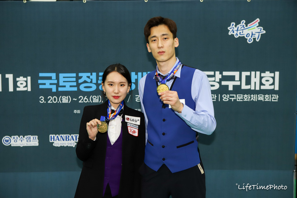 포켓10볼 개인전 우승을 차지한 이우진(여자부)과 권호준(남자부).  사진=함상준/대한당구연맹 제공