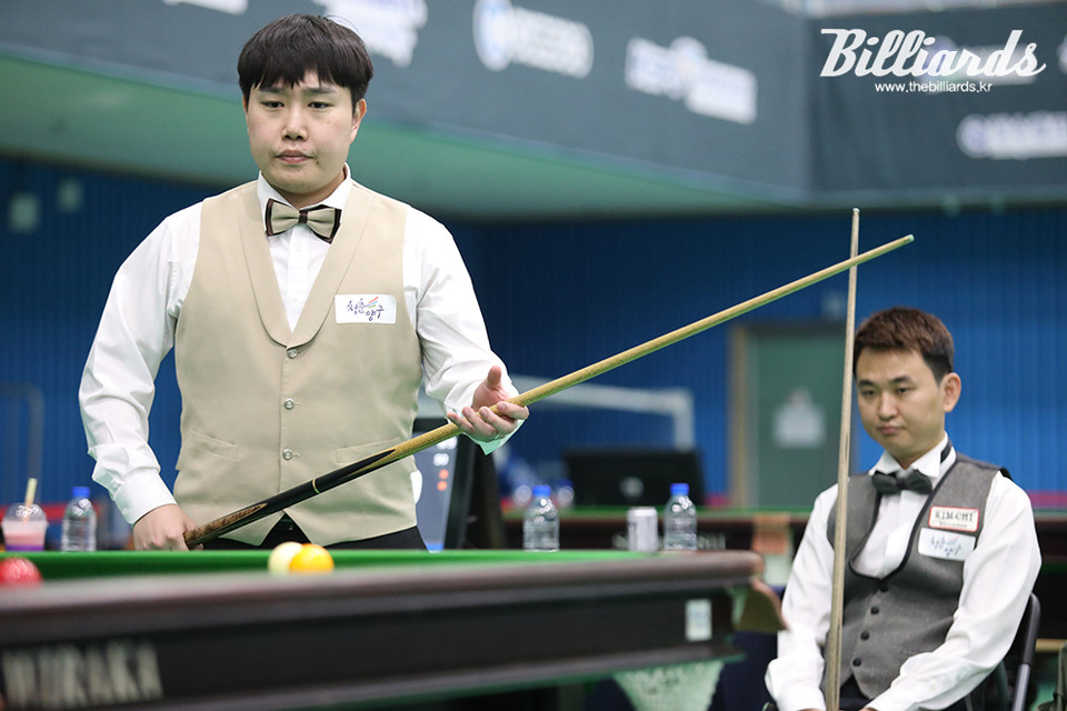 이대규는 스누커와 잉글리시빌리어드 두 부문에서 결승에 진출했으나 두 개의 은메달을 따는데 그쳤다. 사진은 잉글리시빌리어드 결승전 중인 이대규. 사진=양구/이용휘 기자