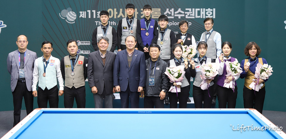 '제11회 아시아캐롬선수권대회' 3쿠션 여자부와 U-22 주니어부, 1쿠션 입상자들. 사진=함상준/KBF 제공