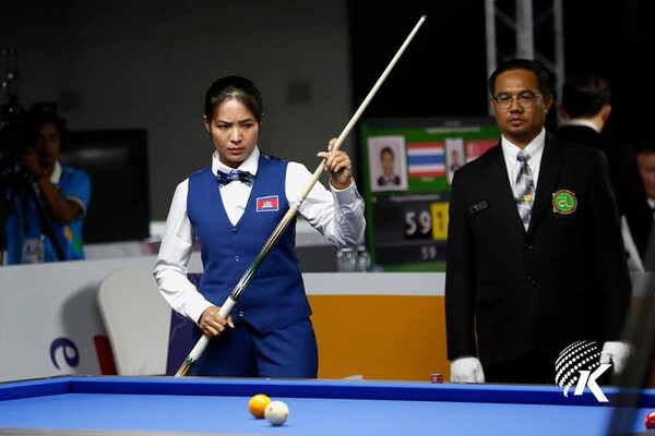 캄보디아 국기를 가슴에 달고 동남아시아게임에 출전한 스롱 피아비. 사진=캄보디아당구연맹 제공