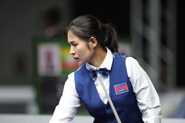 스롱 피아비(캄보디아)가 제32회 2023 동남아시안게임 1쿠션 준결승전에서 베트남의 풍끼엔뜨엉에게 져 결승 진출에 실패했다.  사진=캄보디아당구연맹 제공