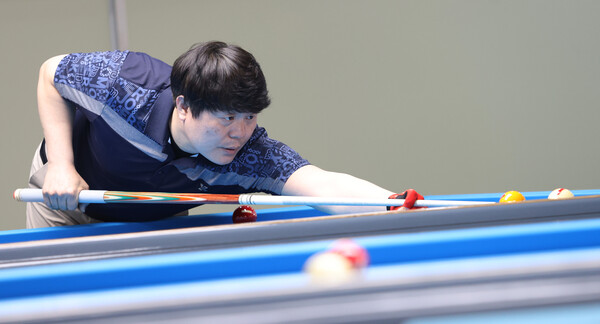 큐스쿨 2라운드 첫날 한지승과 함께 1부에 잔류한 김병호(하나카드).  사진=PBA 제공 