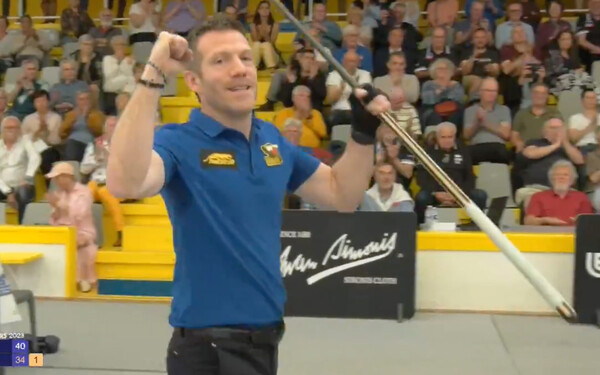 '2023 프랑스 3쿠션 마스터스' 우승이 확정되는 순간 기뻐하는 제러미 뷰리.  사진=FFB 중계화면