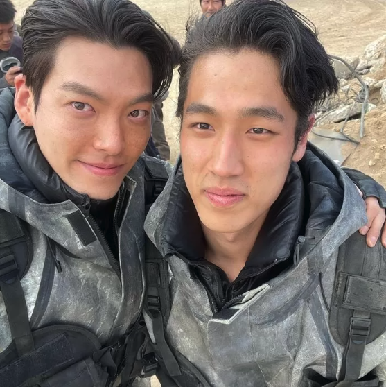 김우빈과 '5-8' 대역을 맡은 진영준. 사진=김우빈 SNS