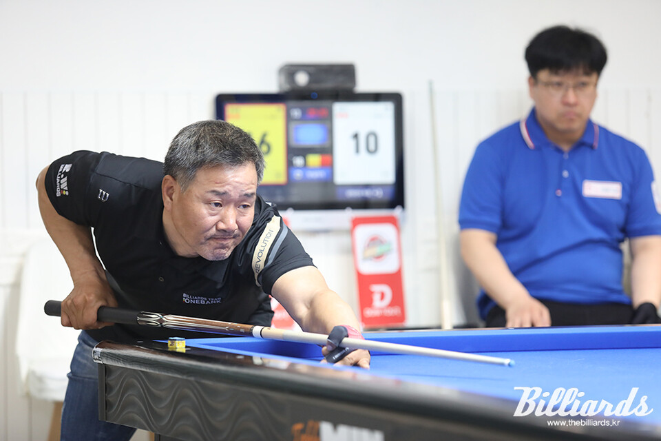 김민기를 꺾고 우승을 차지한 장승용. 이번 대회는 빌리보드 스코어 보드와 대회 시스템을 이용해 열렸다. 사진=이용휘 기자