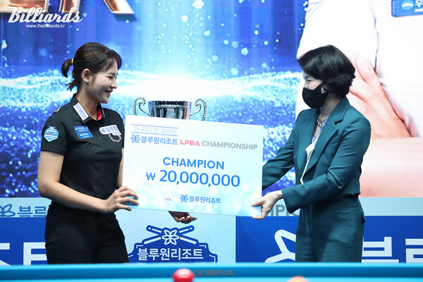 여자 프로당구(LPBA)가 종전 총상금 5000만원과 우승상금 2000만원에서 크게 인상한 총상금 9300만원·우승상금 3000만원으로 2023-24시즌을 시작한다.   빌리어즈 자료사진