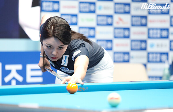 김가영(하나카드)이 2023-24시즌 개막전 첫 경기 64강에서 손수민에게 20:17(25이닝)로 승리하고 32강에 진출했다.   빌리어즈 자료사진