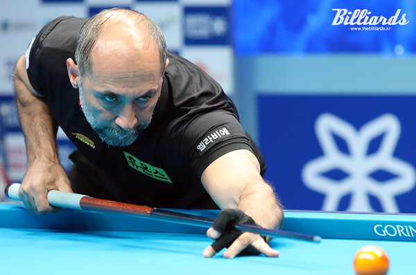 프로당구(PBA) 투어 데뷔 무대에서 16강에 진출한 세미 사이그너(휴온스).   사진=김도하 기자