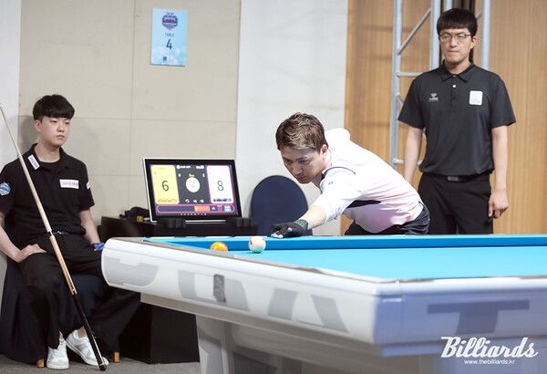 이번 개막전 128강전에서 경기하는 권혁민. 그는 이 경기에서 '김행직 동생' 김태관(크라운해태)을 세트스코어 3-0으로 꺾었다.   사진=김도하 기자