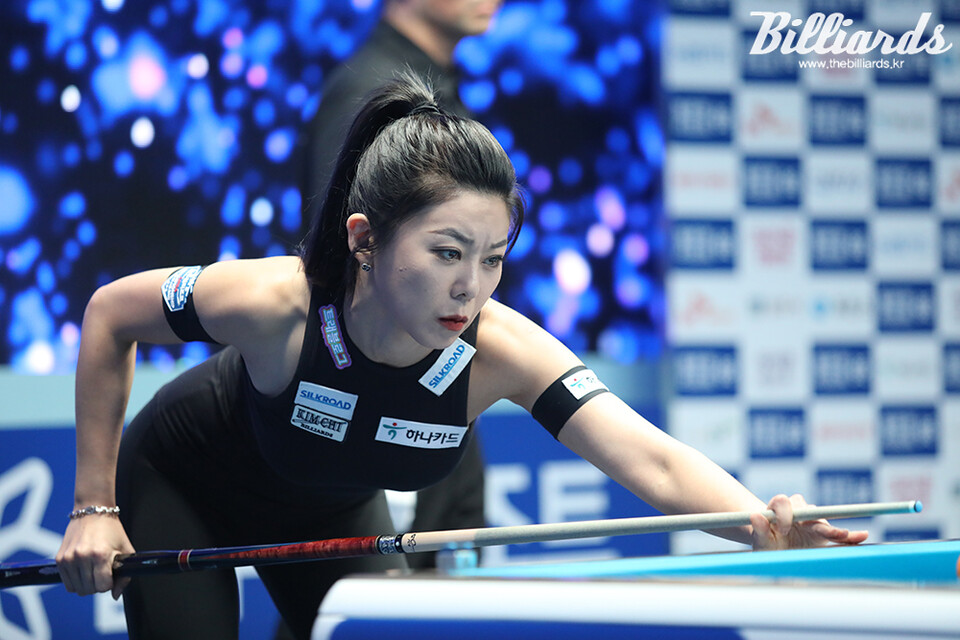 2023-24시즌 개막전 '경주 블루원리조트 LPBA 챔피언십' 준결승전에서 김보미를 꺾고 결승에 오른 김가영. 사진=이용휘 기자