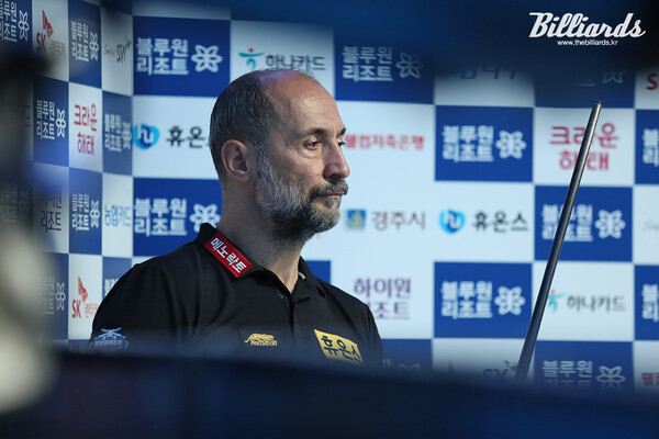 프로당구(PBA) 개막전 '경주 블루원리조트 PBA 챔피언십'에 출전한 세미 사이그너.   사진=이용휘 기자