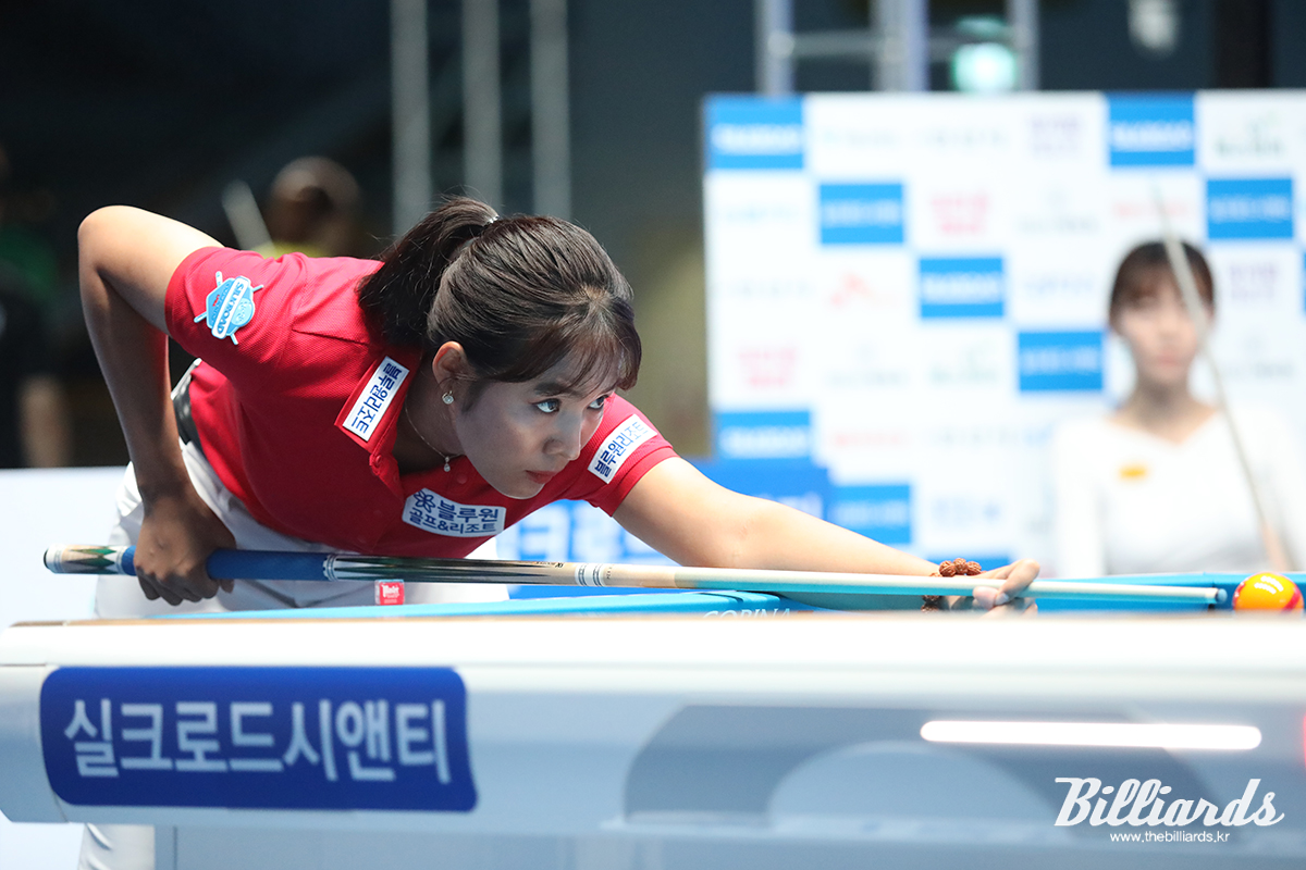 '절친' 김보라에 2-0 압승을 거두고 16강에 오른 스롱 피아비. 사진=안산/이용휘 기자