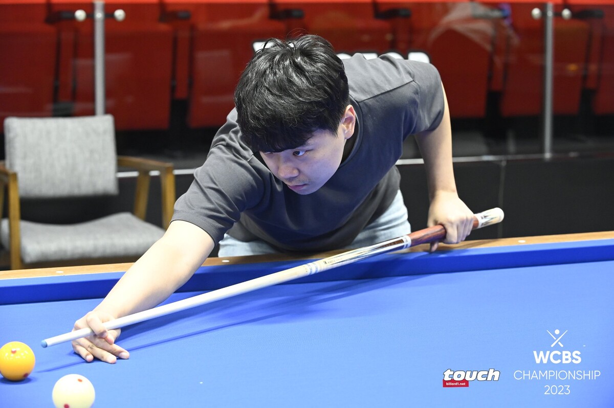 대회 전날 간편한 차림으로 연습 큐를 잡은 김행직(전남).  사진=WCBS/TOUCH