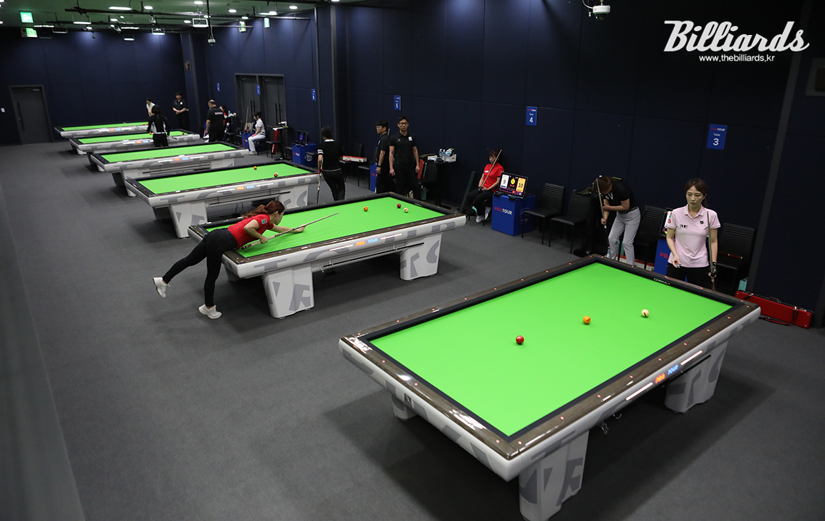 고양 킨텍스 PBA 스타디움에서 3차 투어 첫날 경기 중인 LPBA 선수들.  사진=고양/김민영 기자