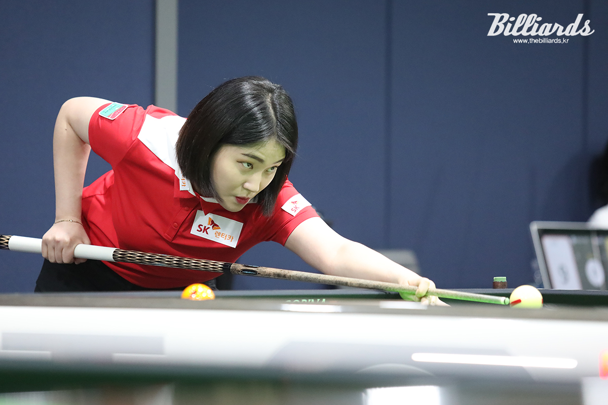 강지은(SK렌터카)은 '3쿠션 레전드' 히다 오리에(SK렌터카)를 2-1로 꺾었다.  사진=고양/이용휘 기자