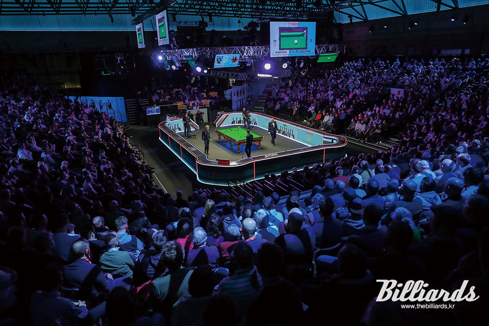 관중들로 항상 경기장이 가득 차는 영국의 프로스누커 WST 투어.   빌리어즈 자료사진 