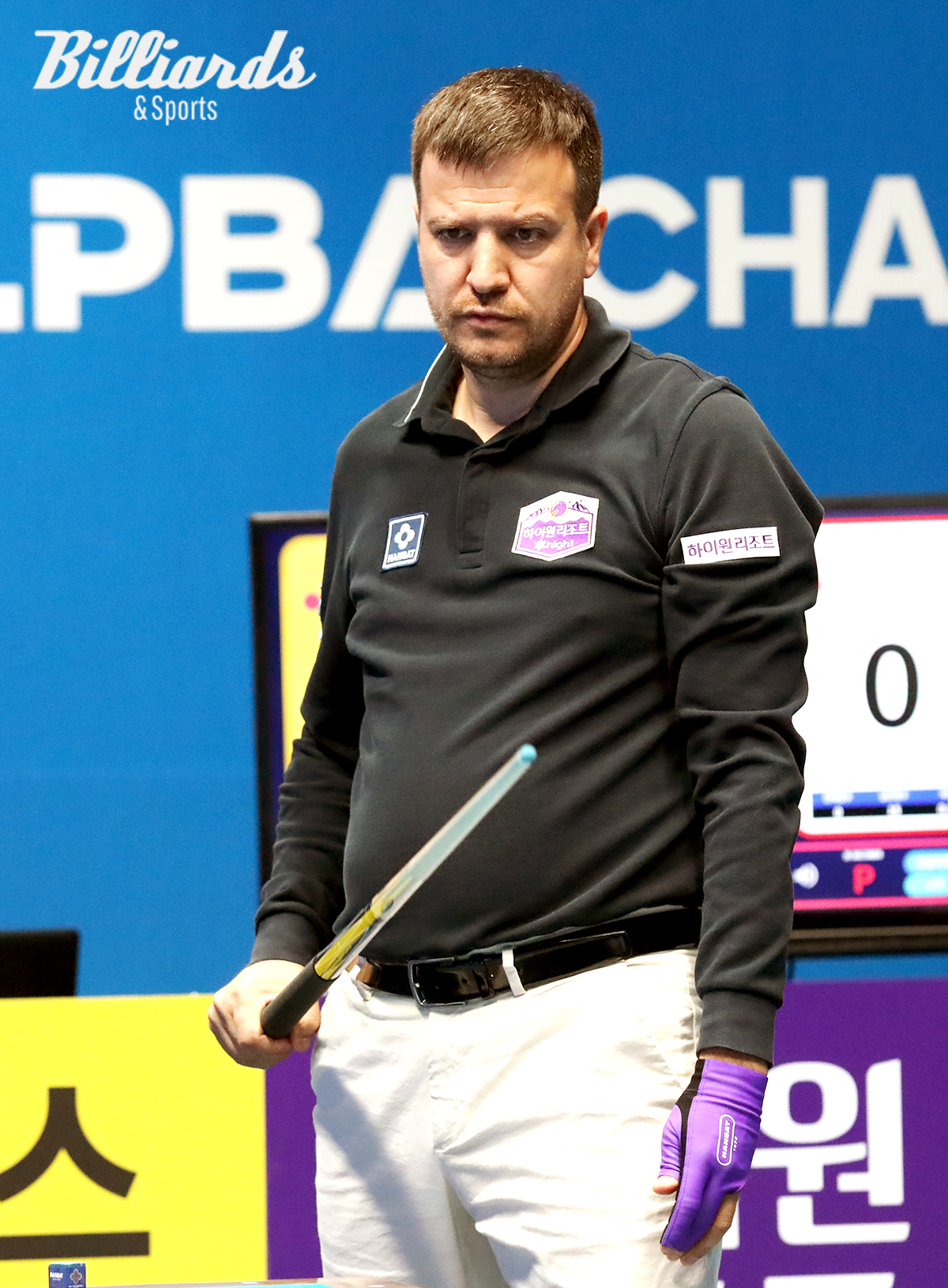 사이그너를 꺾고 세 번째 투어에서 프로 첫 준결승 진출에 성공한 뤼피 체넷(하이원리조트).  빌리어즈 DB