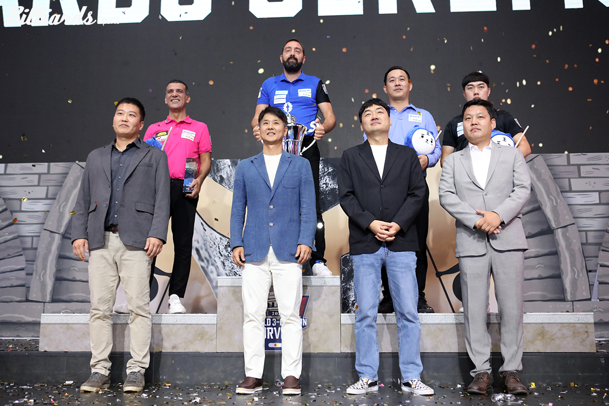 입상자와 이번 대회 주최측 관계자들. 사진 왼쪽부터 아프리카TV 이민용 소셜미디어부문장, 정찬용 CEO, 김차돌 소셜미디어사업실장, (주)허리우드 김석주 스포츠사업부문장.