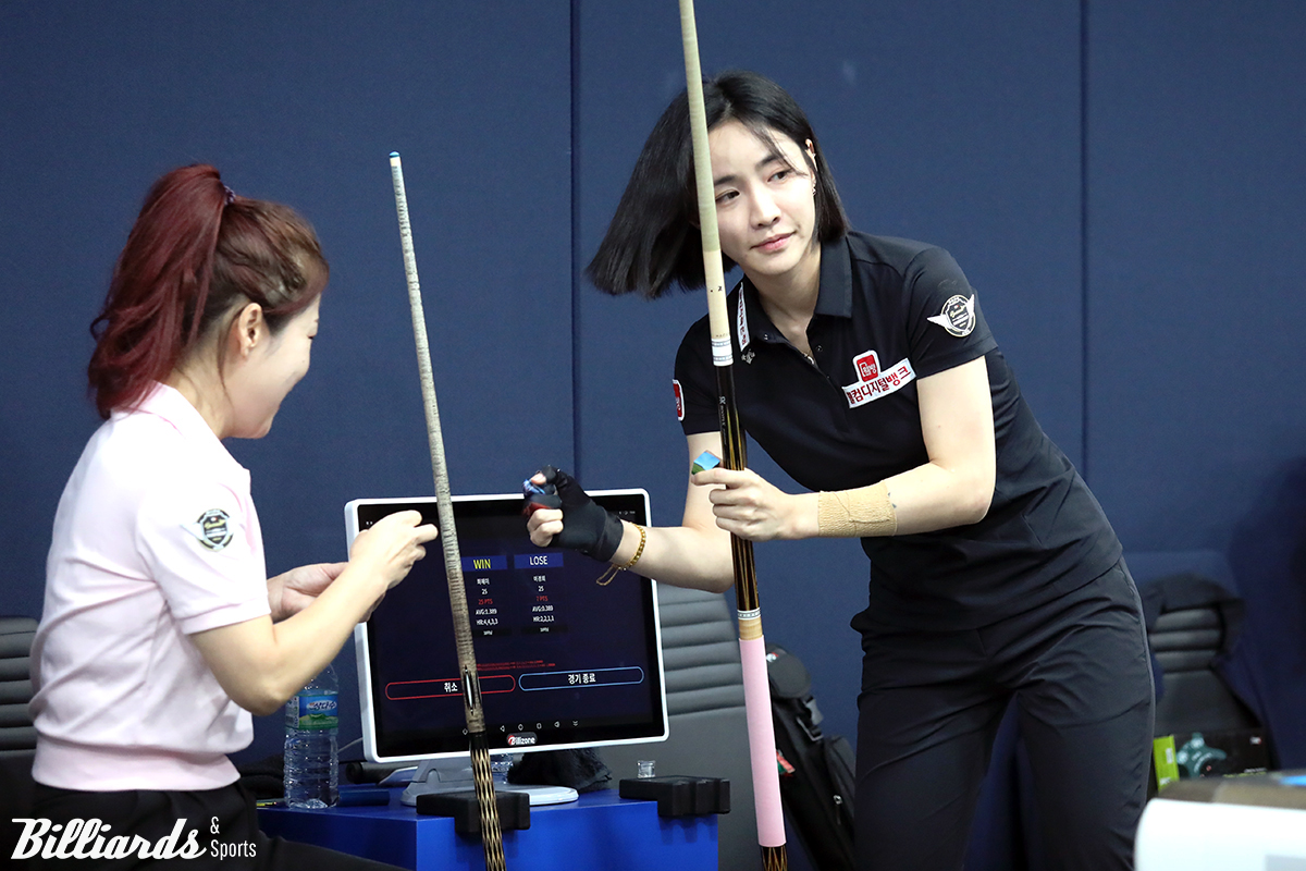 승리 후 악수하는 최혜미.  사진=고양/김민영 기자