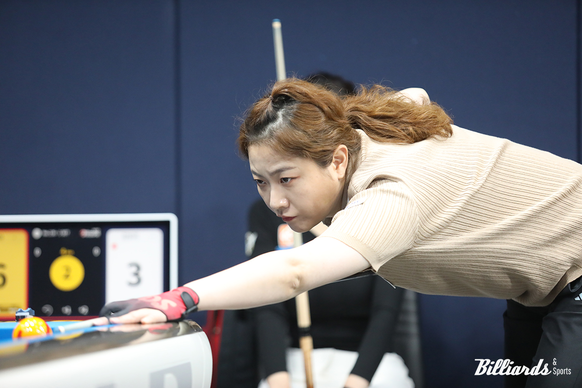 13이닝 만에 김보라를 꺾고 16강 진출을 확정한 김민아.