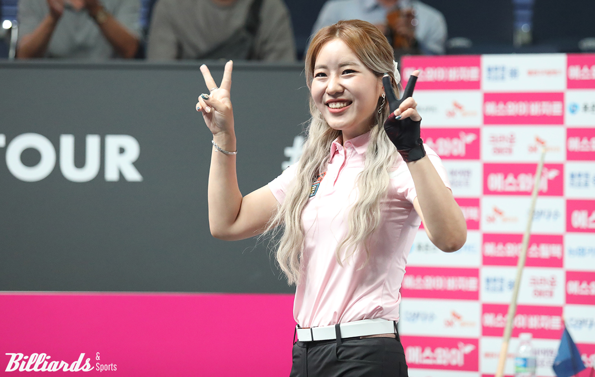 32강전을 승리하고 기뻐하는 최연주.