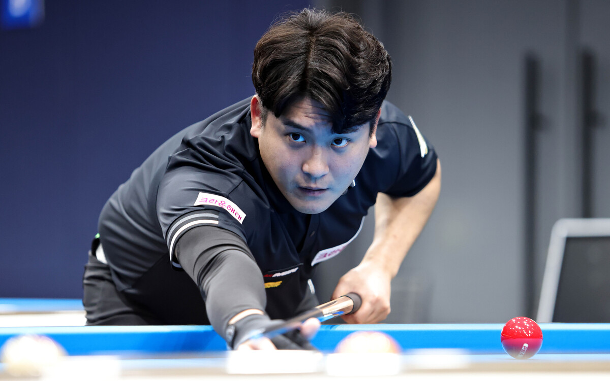 '오토르' 오태준(크라운해태)이 16강에서 하비에르 팔라존(휴온스)을 세트스코어 3-1로 꺾었다.   사진=PBA 제공