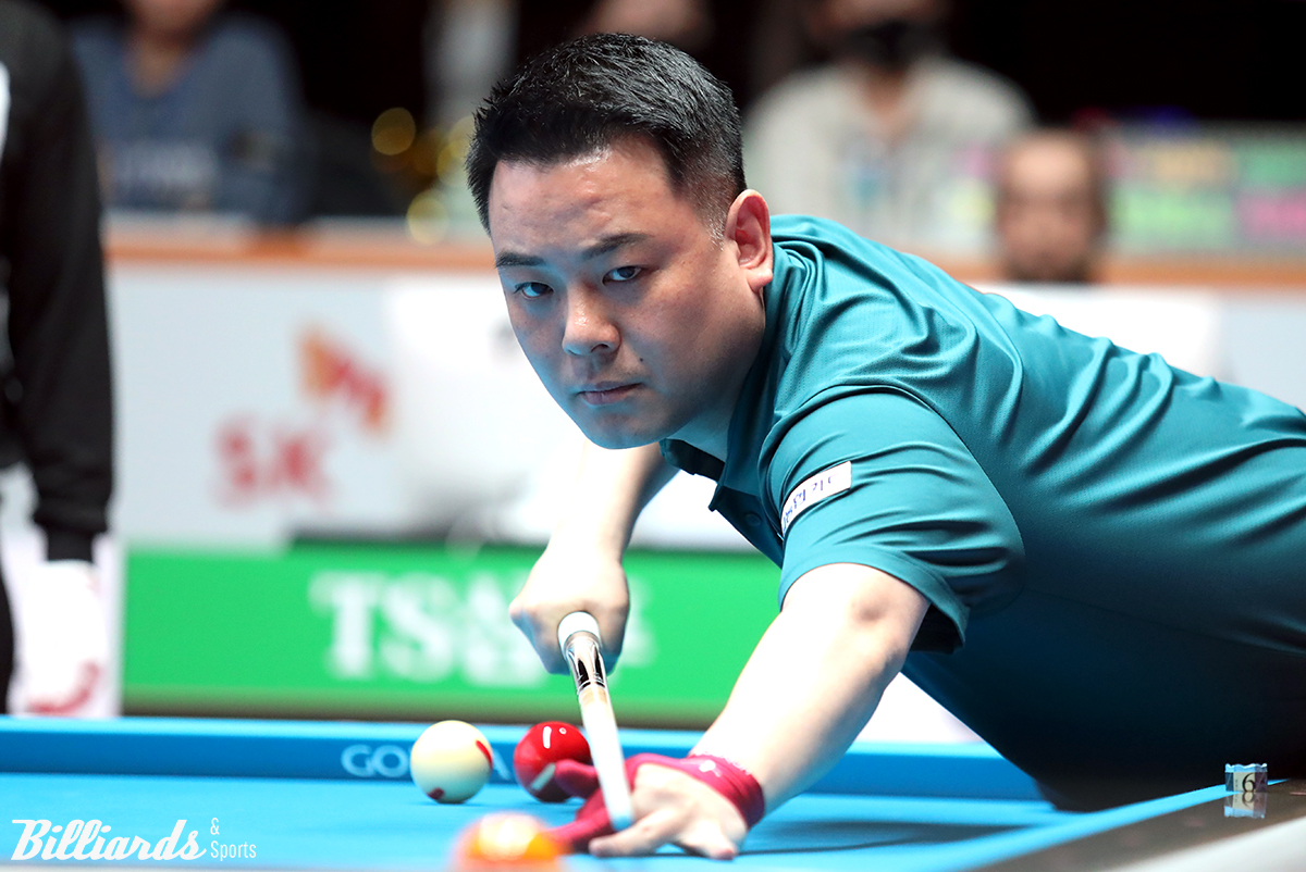 조재호(NH농협카드)가 8강에서 다비드 마르티네스(크라운해태)와 준결승 진출을 다툰다.