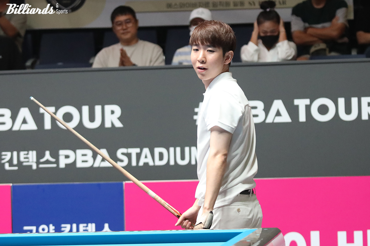 마지막 매치 포인트의 득점을 확인하는 모리 유스케. 사진=고양/김민영 기자